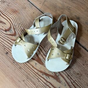 Saltwater Sun San Sweetheart Gold Leather Heart Sandals